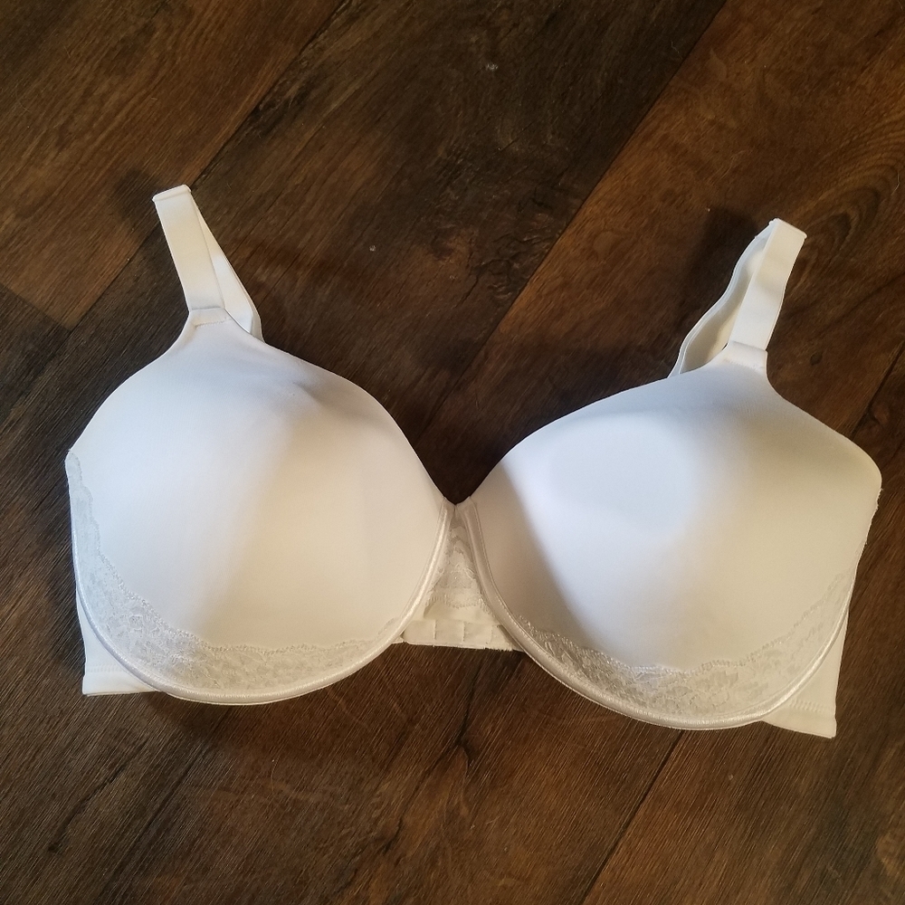 Vanity Fair white underwire bra